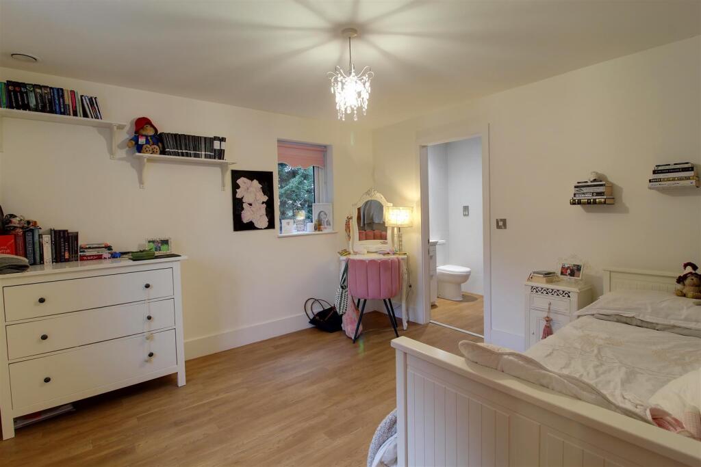 Additional image 31 of Peplins Way, Brookmans Park