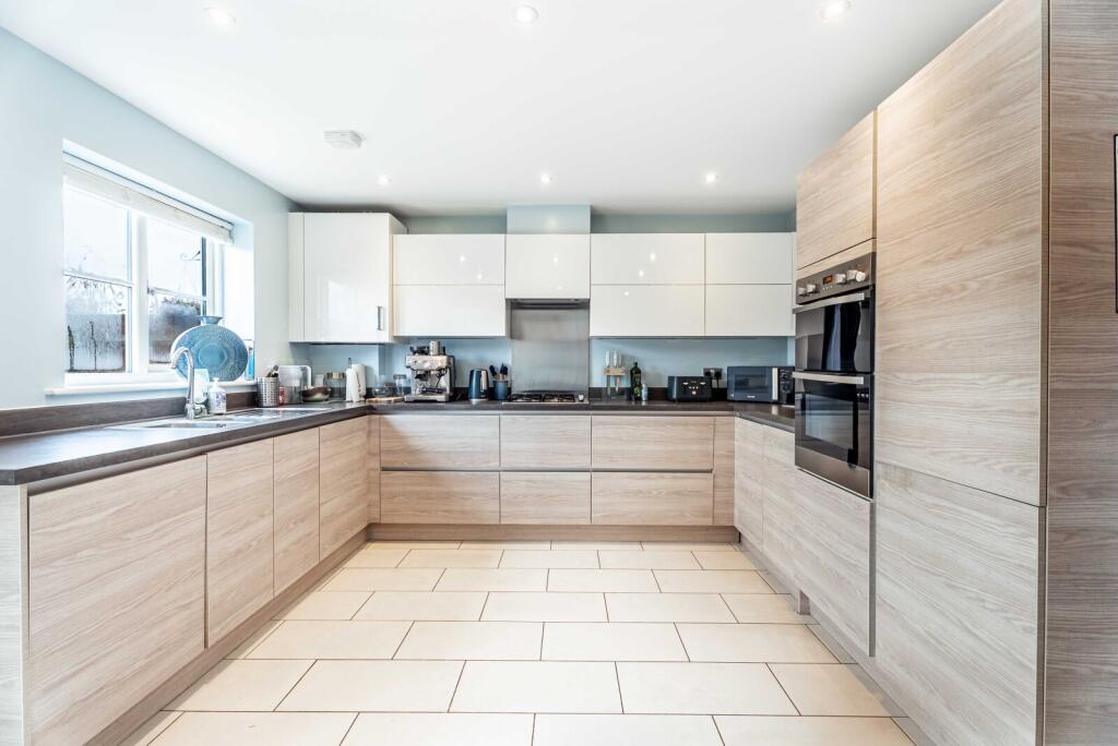 Additional image 5 of Humbers Hoe, Markyate, St. Albans, Hertfordshire, AL3