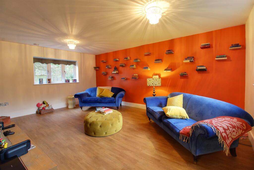 Additional image 20 of Peplins Way, Brookmans Park