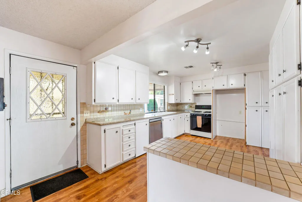 Additional image 21 of 75 Poinsettia Gardens Drive, Ventura, CA 93004