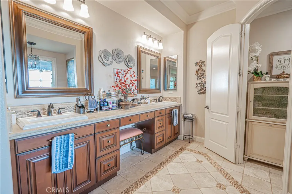 Additional image 115 of 26524 Valley Oak Lane, Valencia, CA 91381