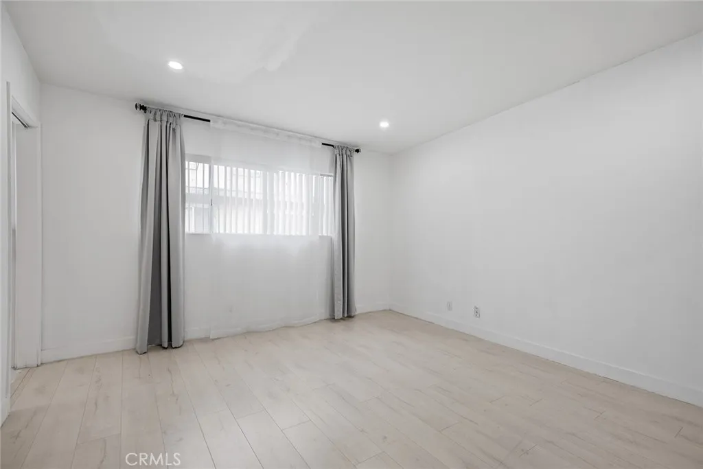 Additional image 17 of 9901 Independence Avenue Unit D, Chatsworth, CA 91311