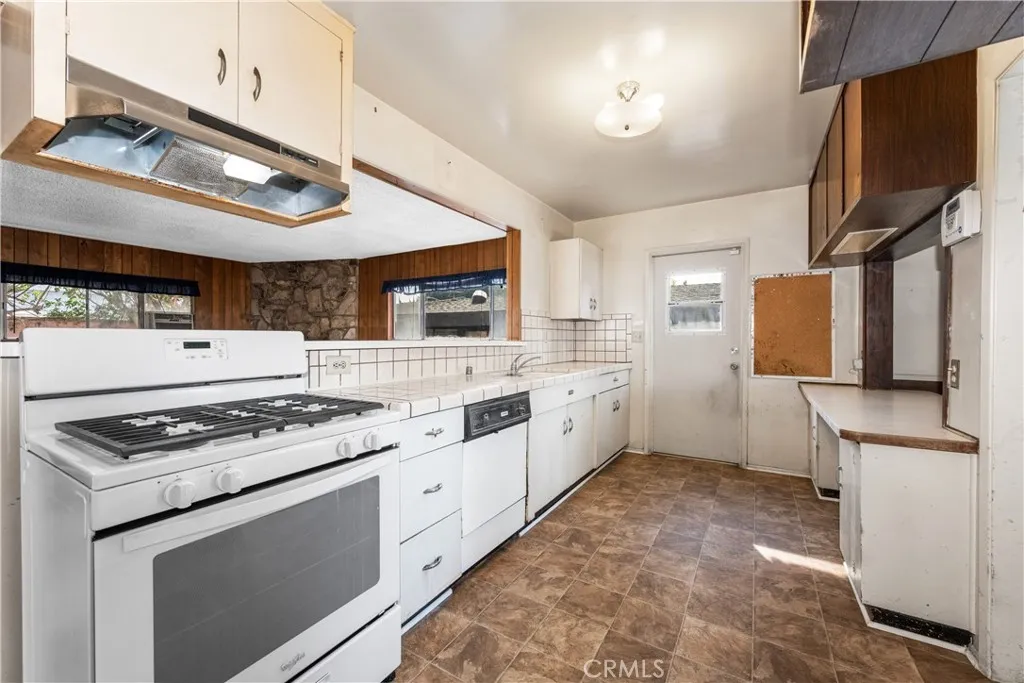 Additional image 46 of 3360 Kallin Avenue, Long Beach, CA 90808