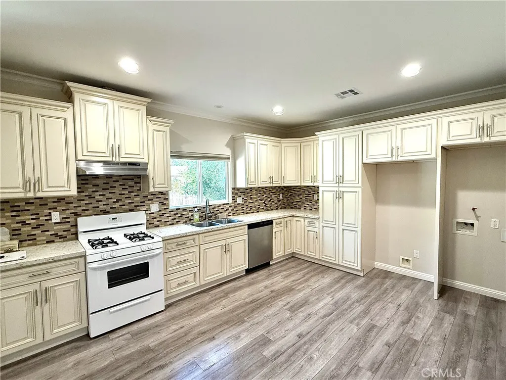 Additional image 16 of 6715 Cedros Avenue, Van Nuys, CA 91405