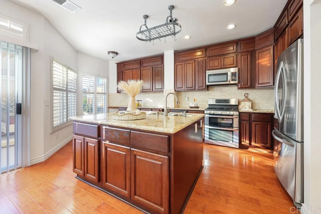 Additional image 10 of 7125 Calabria Court Unit D, San Diego, CA 92122