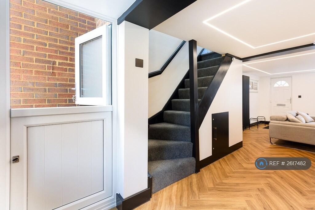 Additional image 10 of High Street, Redbourn, AL3