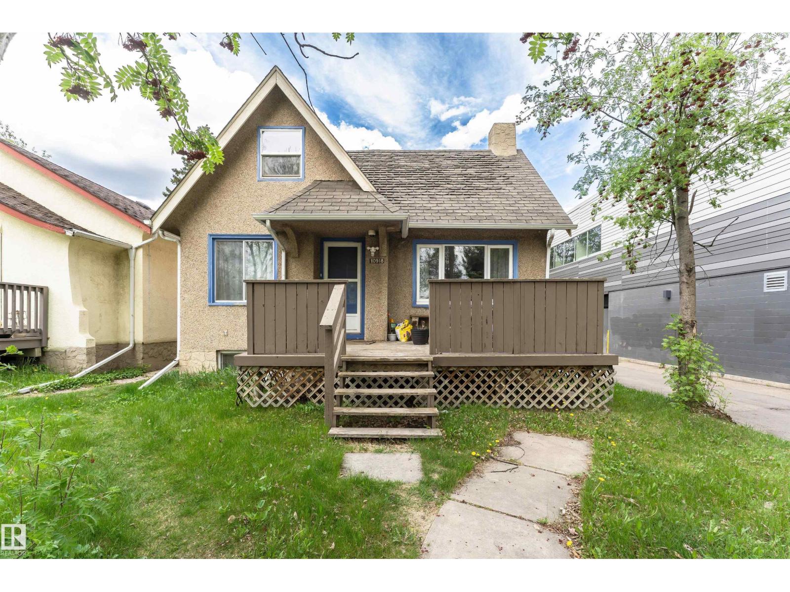 10918 84 AV NW|Edmonton, Alberta T6G0V4