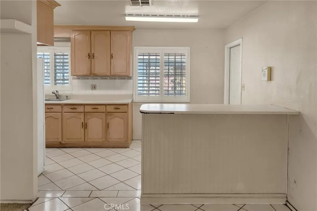 Additional image 9 of 323 E 102nd St., Los Angeles, CA 90003