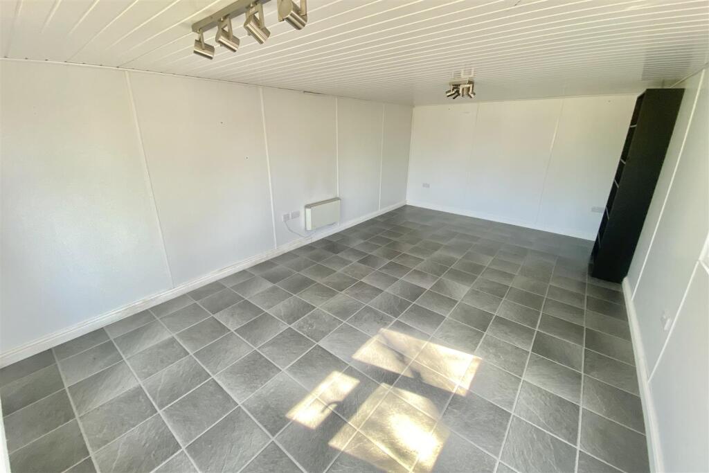 Additional image 27 of ,Mount Drive, Park Street, St. Albans, Hertfordshire, AL2