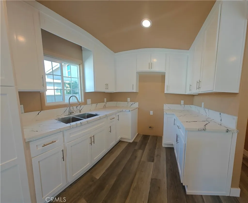 Additional image 8 of 1402 E O St, Wilmington, CA 90744