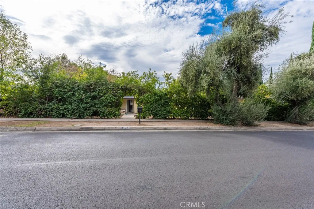 1425 39th E, San Bernardino, CA 92404