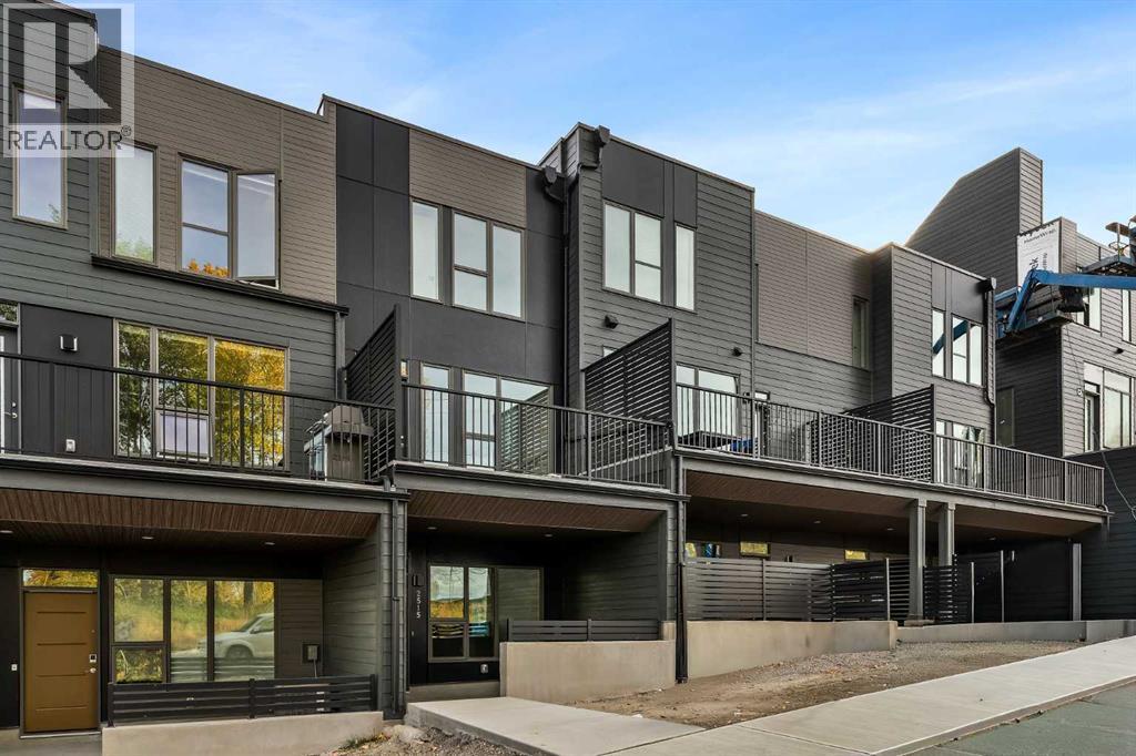 2515 Sovereign Crescent SW|Calgary, Alberta T3C3Y3