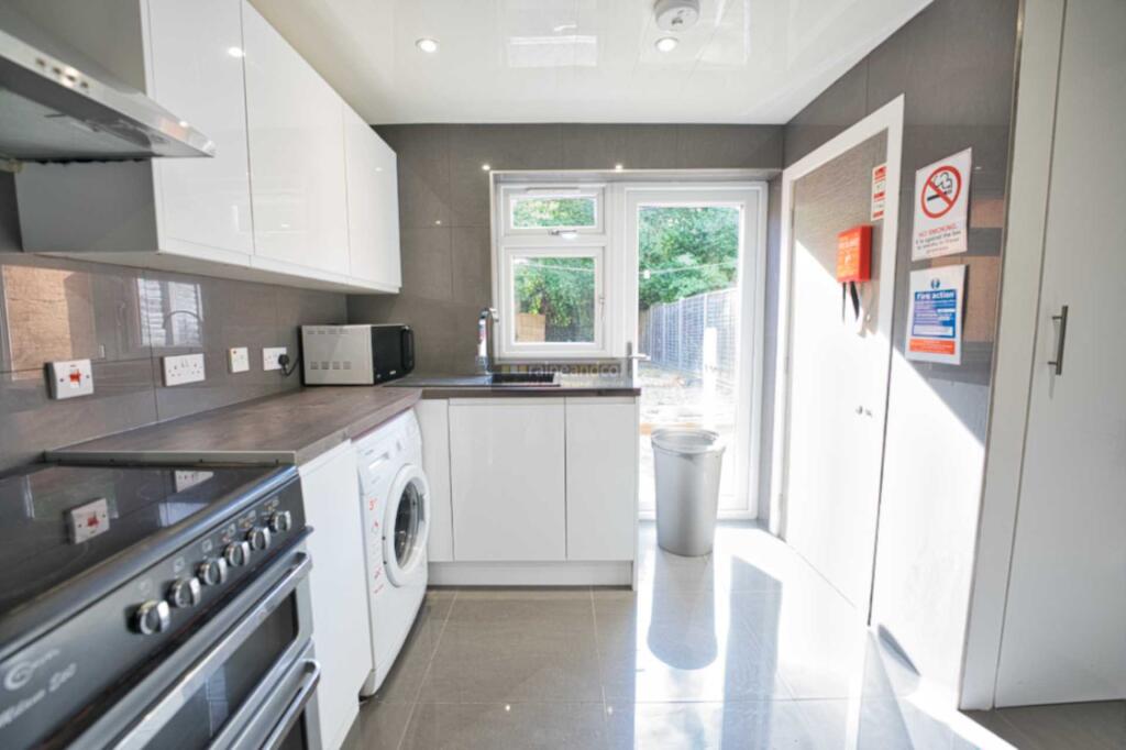 Additional image 3 of Willow Way, Hatfield