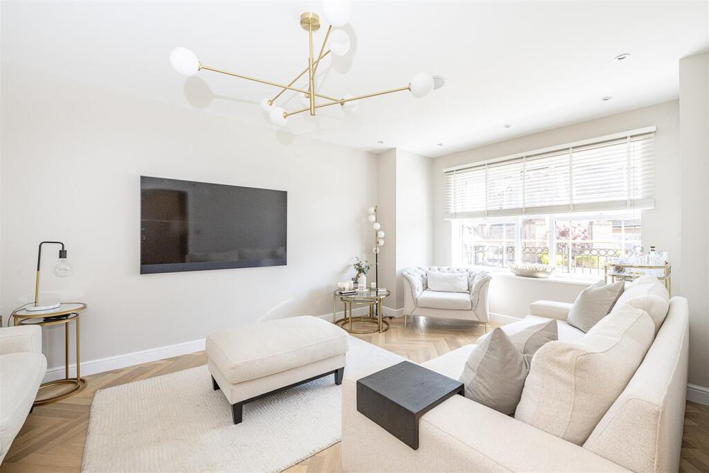 Additional image 3 of Green Lawns Close, Harpenden