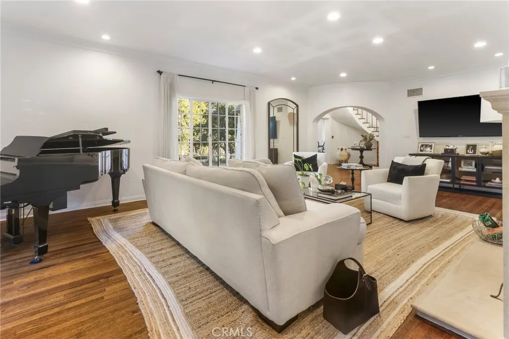 Additional image 6 of 2494 Glen Canyon Road, Altadena, CA 91001