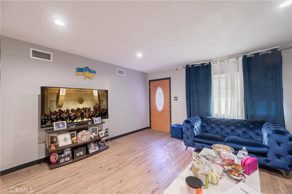 Additional image 26 of 16038 Hartland Street, Van Nuys, CA 91406