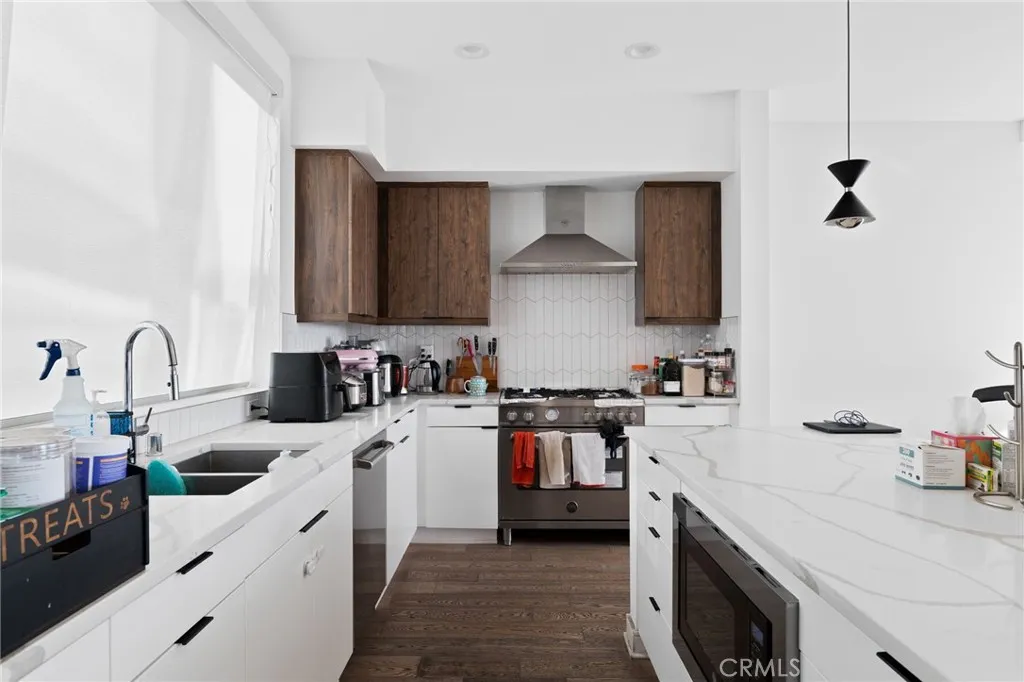 Additional image 41 of 1056 N Joels Pl, Los Angeles, CA 90012