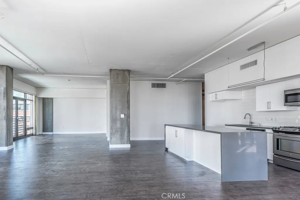 Additional image 50 of 1111 S Grand Ave, Los Angeles, CA 90015