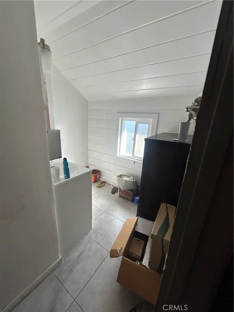 Additional image 90 of 467 W G Street, Colton, CA 92324