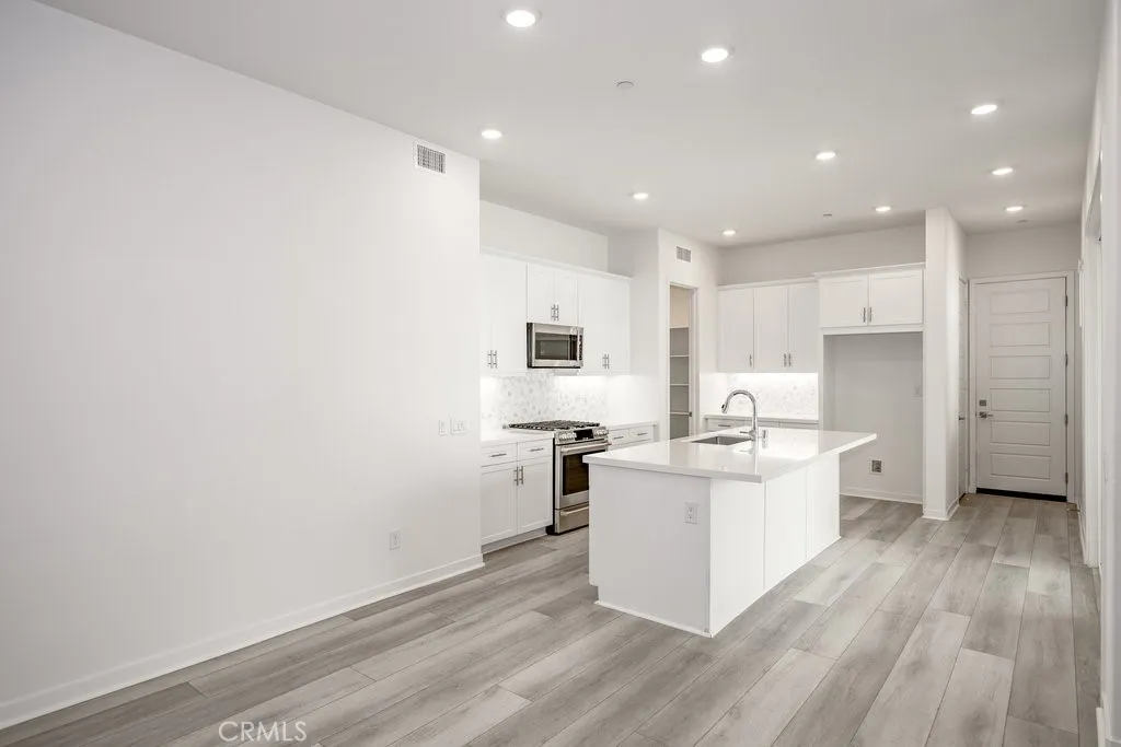 Additional image 5 of 26915 Goldfinch Lane, Valencia, CA 91381