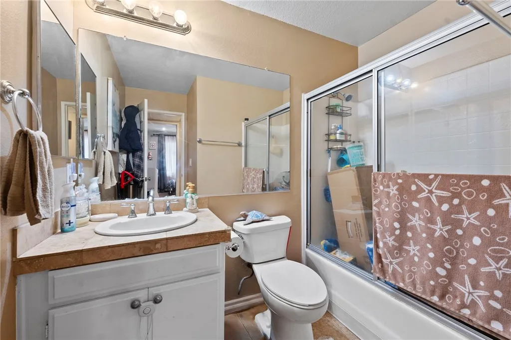 Additional image 12 of 7035 Woodley Unit 205, Van Nuys, CA 91406