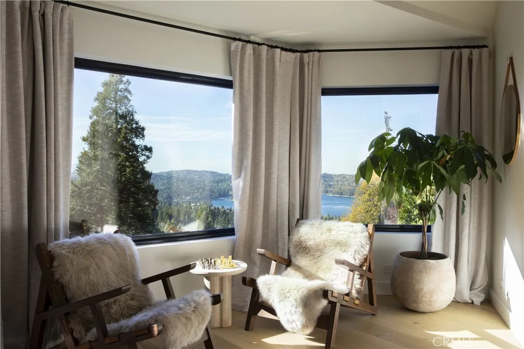 Additional image 16 of 654 S Cumberland Dr, Lake Arrowhead, CA 92352