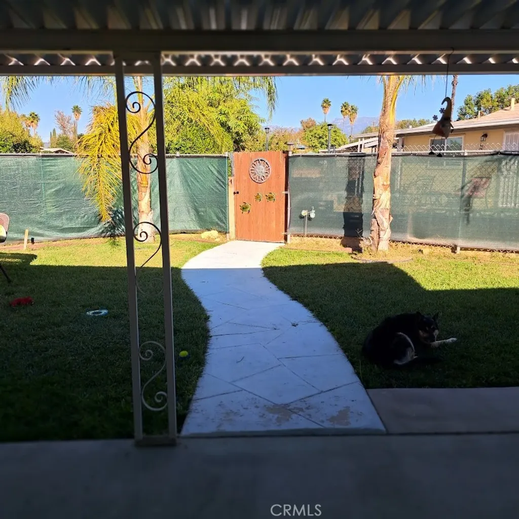 860 S Alessandro St, Hemet, CA 92543