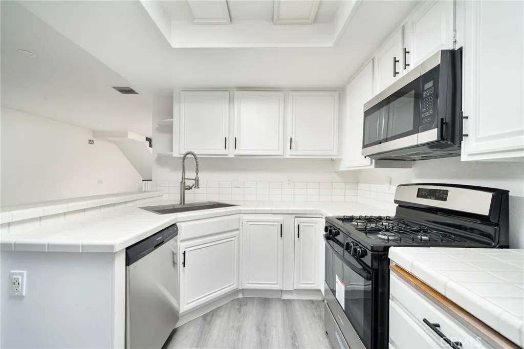 Additional image 40 of 115 E Rosewood Court, Ontario, CA 91764