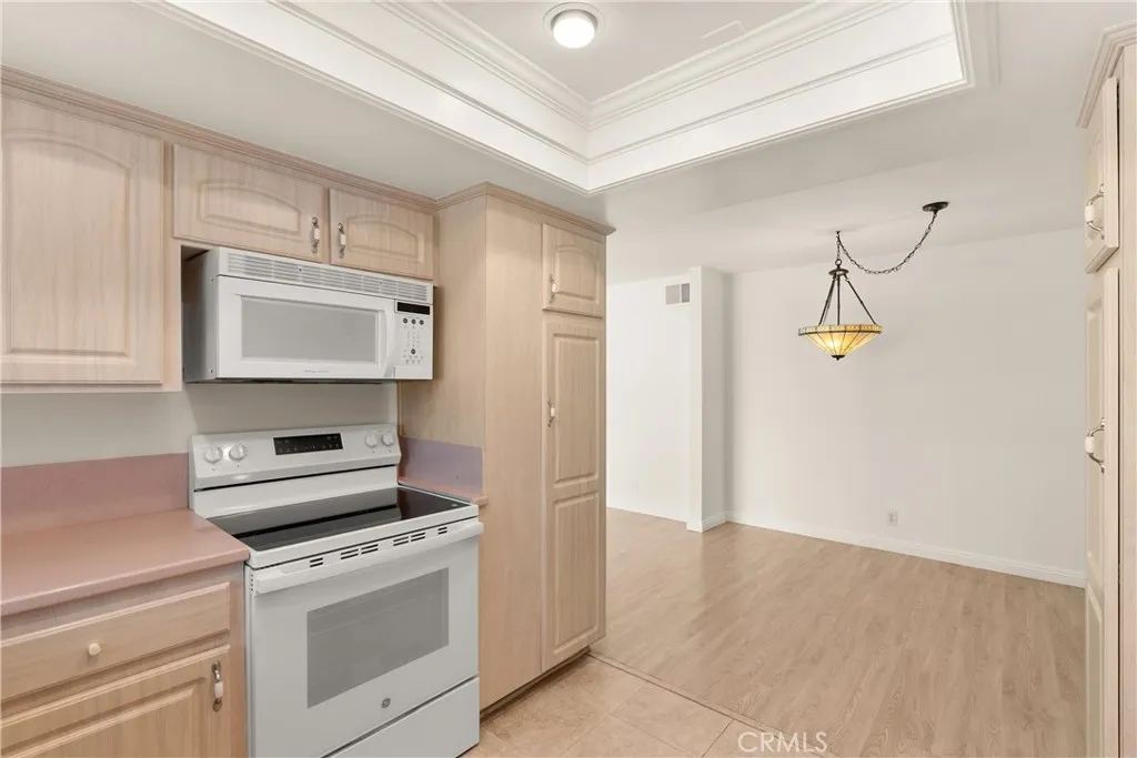 Additional image 14 of 8318 Artista Dr, Huntington Beach, CA 92646