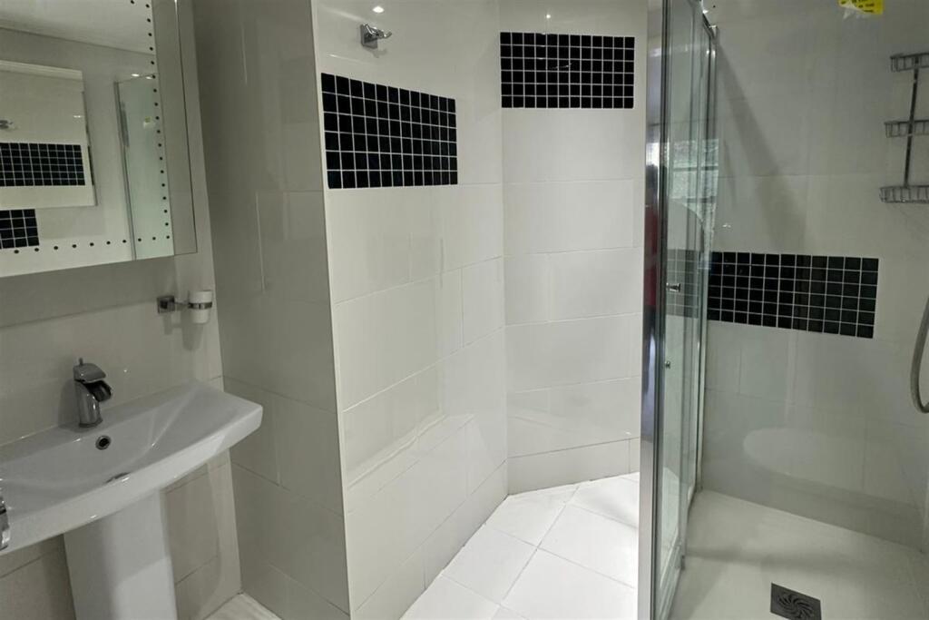 Additional image 12 of New Road, AL6