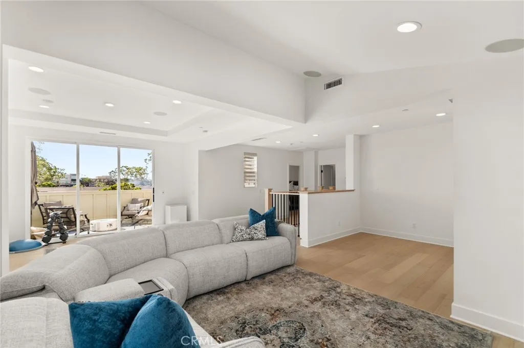 Additional image 22 of 2127 Cresta Dr, Newport Beach, CA 92660