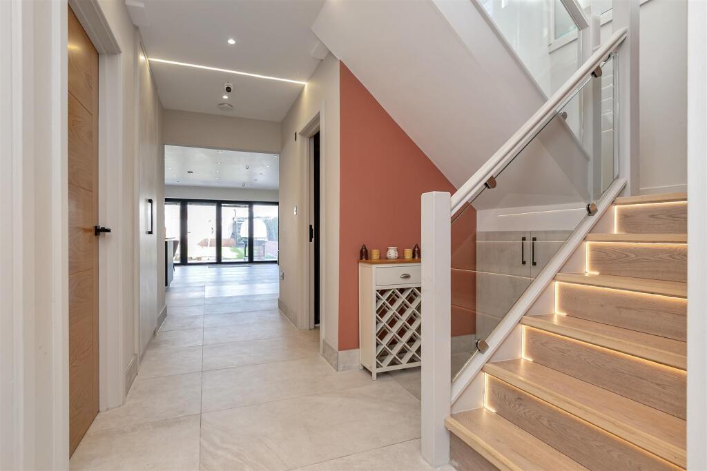 Additional image 8 of South Riding, Bricket Wood, St. Albans