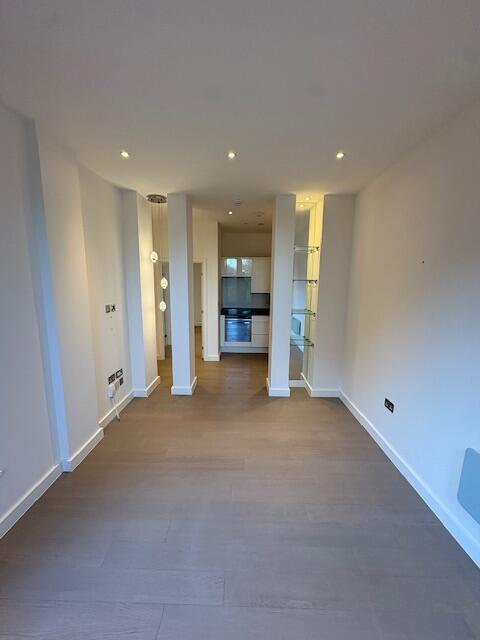 Additional image 3 of Flat 5, Ziggurat House, 25 Grosvenor Road, St. Albans, Hertfordshire