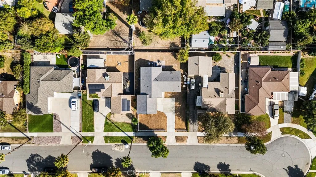 3867 Roblyn St, Riverside, CA 92504