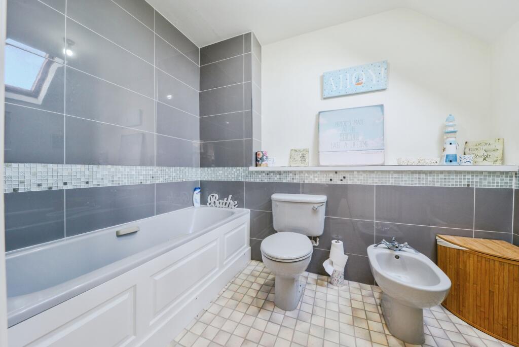 Additional image 9 of Ottway Walk, Welwyn, AL6