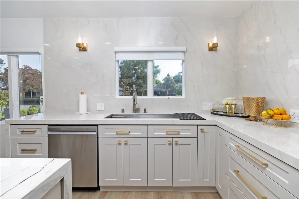 Additional image 14 of 5439 Gentry Avenue, Valley Village, CA 91607