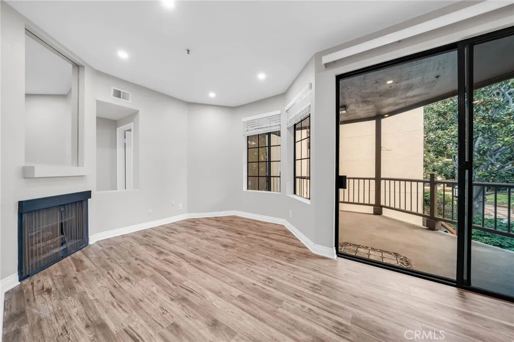 Additional image 4 of 2559 Plaza Del Amo Unit 215, Torrance, CA 90503