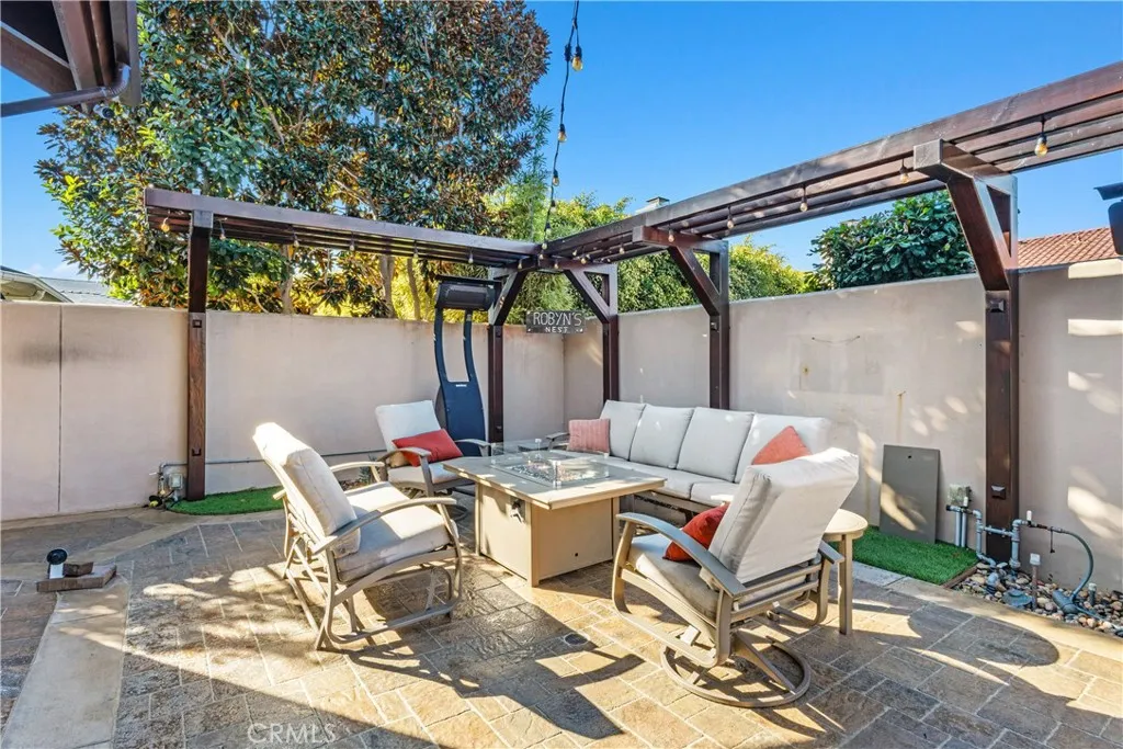 Additional image 60 of 16931 Roundhill Dr, Huntington Beach, CA 92649