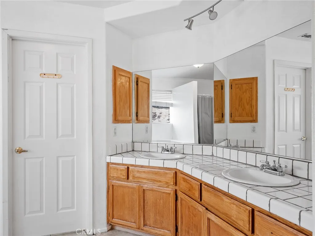 Additional image 25 of 16409 Pauhaska Court, Apple Valley, CA 92307