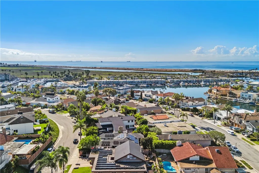 Additional image 69 of 16931 Roundhill Dr, Huntington Beach, CA 92649