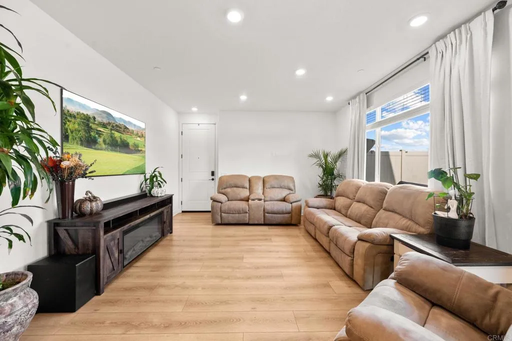 Additional image 6 of 841 Hana Avenue Unit 1, Chula Vista, CA 91911