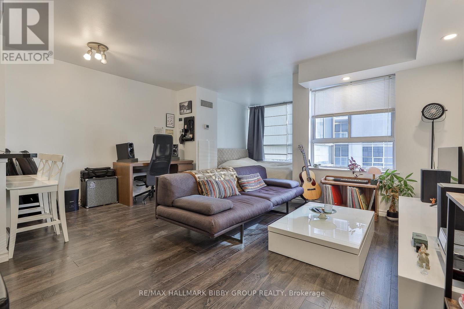 1010 - 717 BAY STREET|Toronto (Bay Street Corridor), Ontario M5G2J9