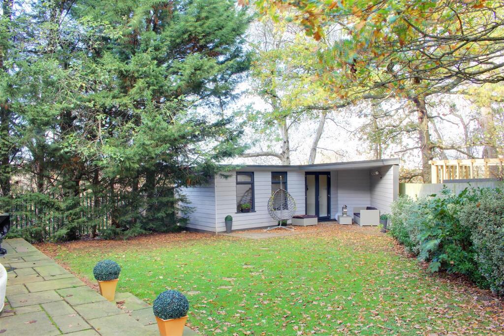 Additional image 4 of Peplins Way, Brookmans Park