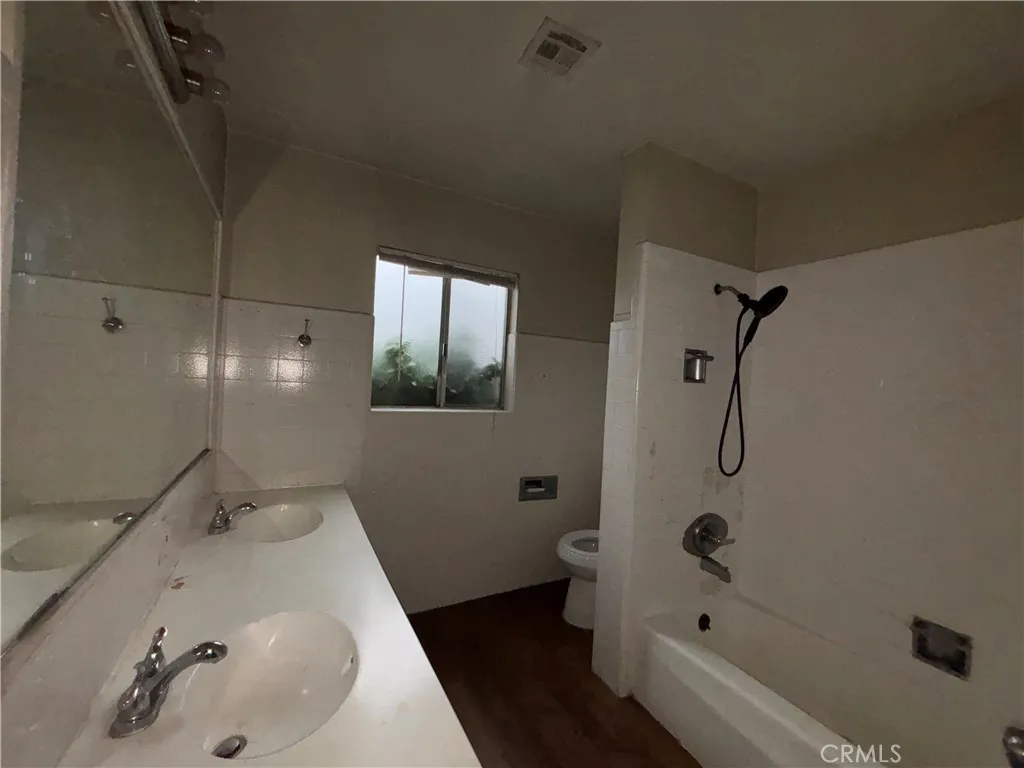 Additional image 17 of 6917 Matilija Avenue, Van Nuys, CA 91405