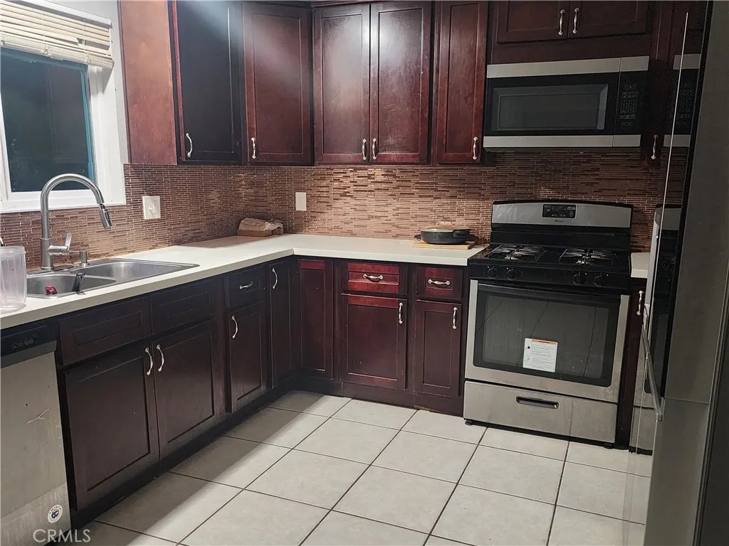 Additional image 4 of 21815 Goshute Avenue, Apple Valley, CA 92307