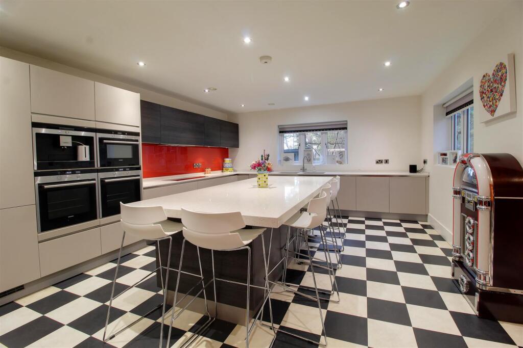 Additional image 23 of Peplins Way, Brookmans Park