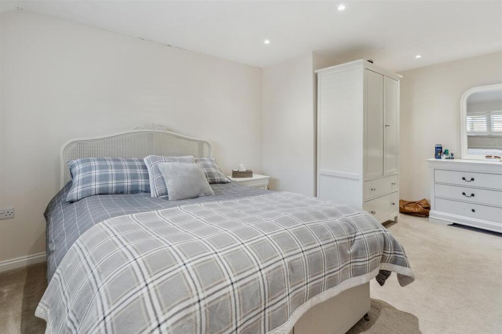 Additional image 14 of Coursers Road, Colney Heath, AL4