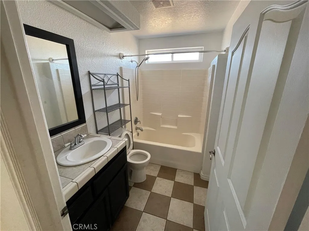 Additional image 13 of 8354 White Road, Phelan, CA 92371