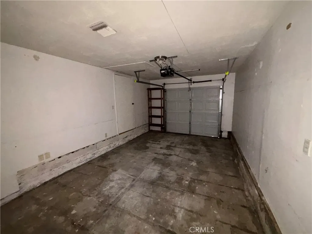 Additional image 60 of 6917 Matilija Avenue, Van Nuys, CA 91405