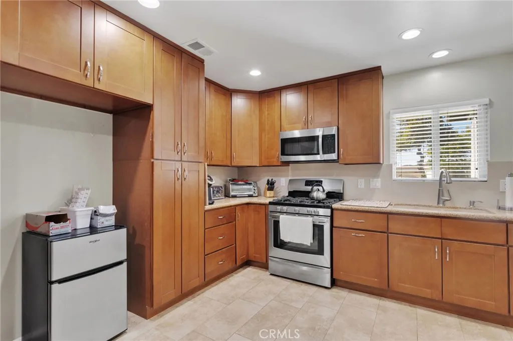 Additional image 7 of 1796 Buchanan Dr, Pomona, CA 91767